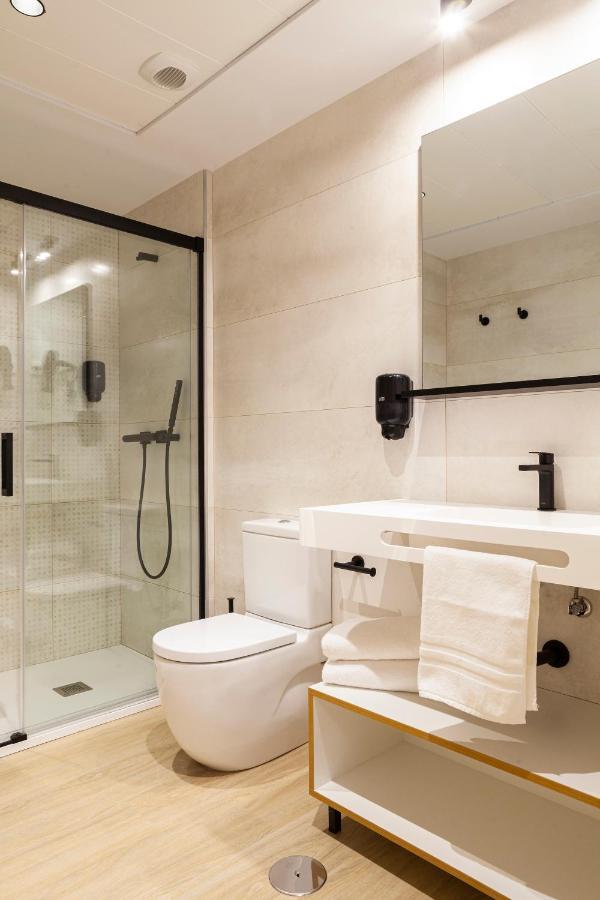 Apartamentos Mayal Con Piscina Μπένιντορμ Εξωτερικό φωτογραφία