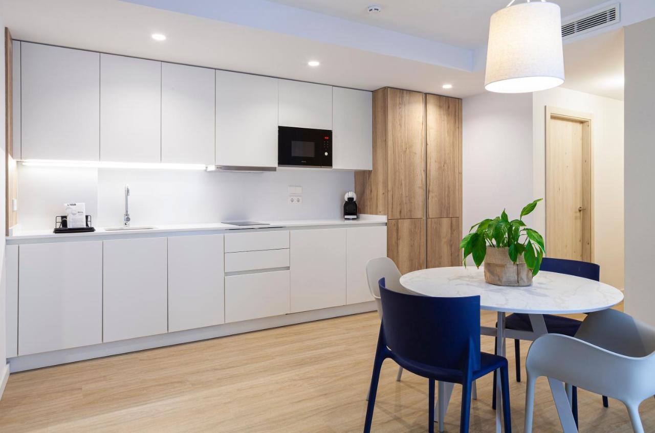 Apartamentos Mayal Con Piscina Μπένιντορμ Εξωτερικό φωτογραφία