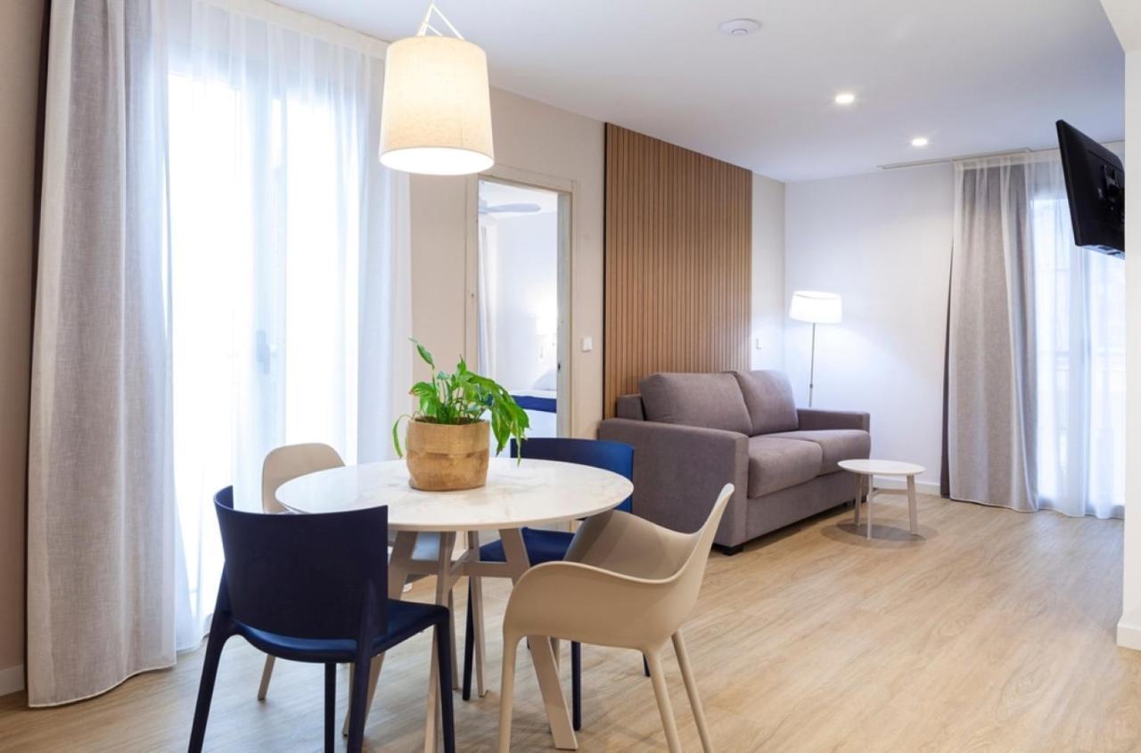 Apartamentos Mayal Con Piscina Μπένιντορμ Εξωτερικό φωτογραφία