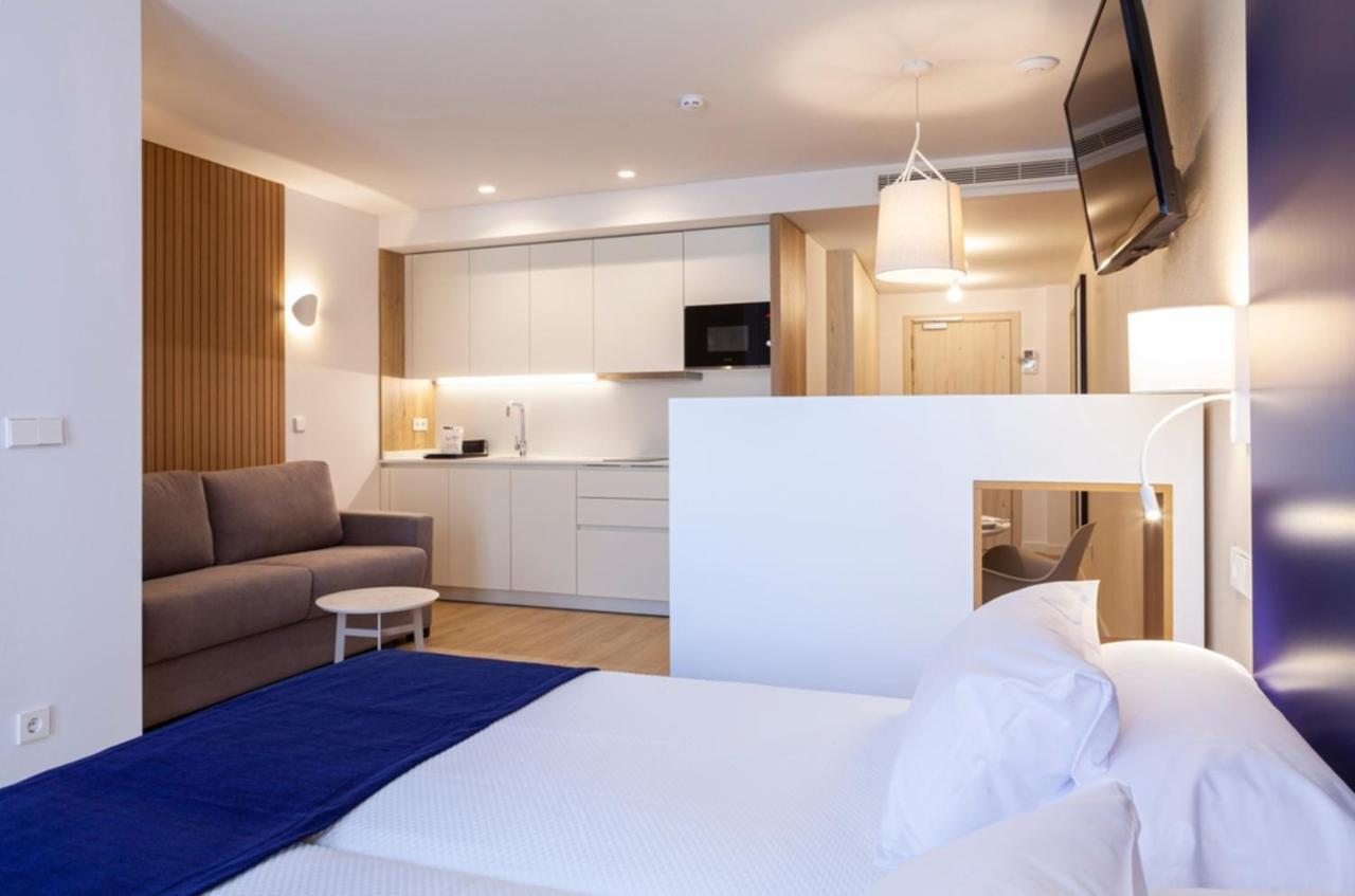 Apartamentos Mayal Con Piscina Μπένιντορμ Εξωτερικό φωτογραφία